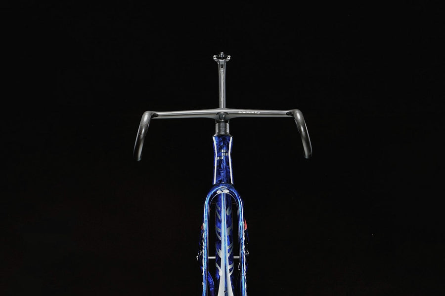 ExAero GR head-on, fork and bars against near darkness