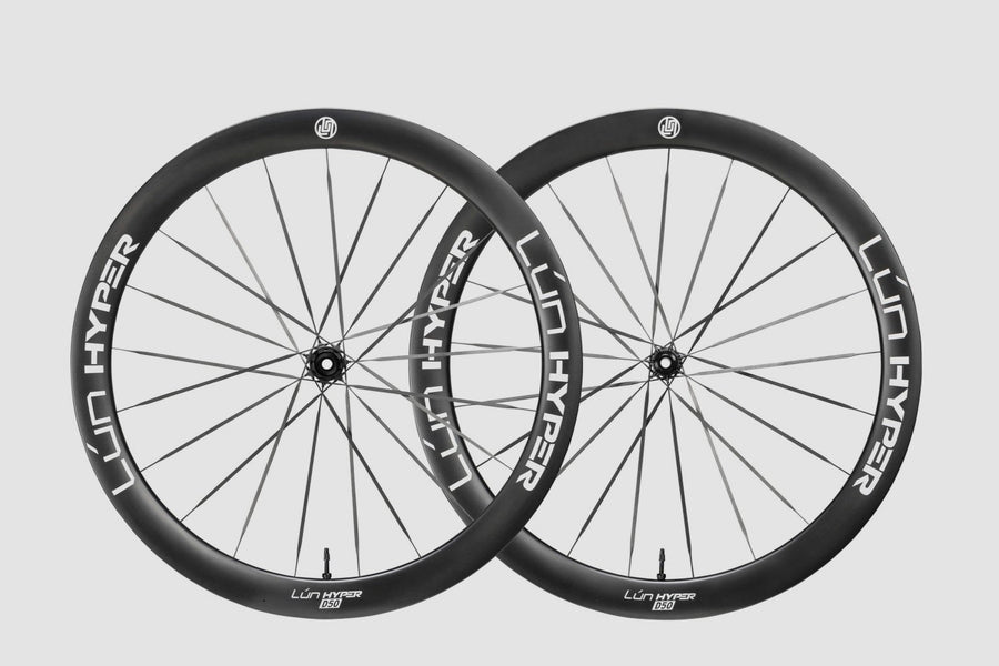 Carbon rims and hubs with the rim bed in view