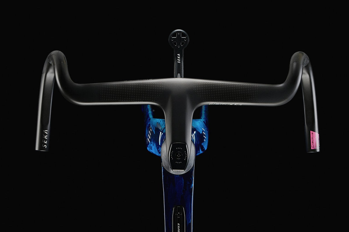 Gladius GR integrated cockpit seen head-on
