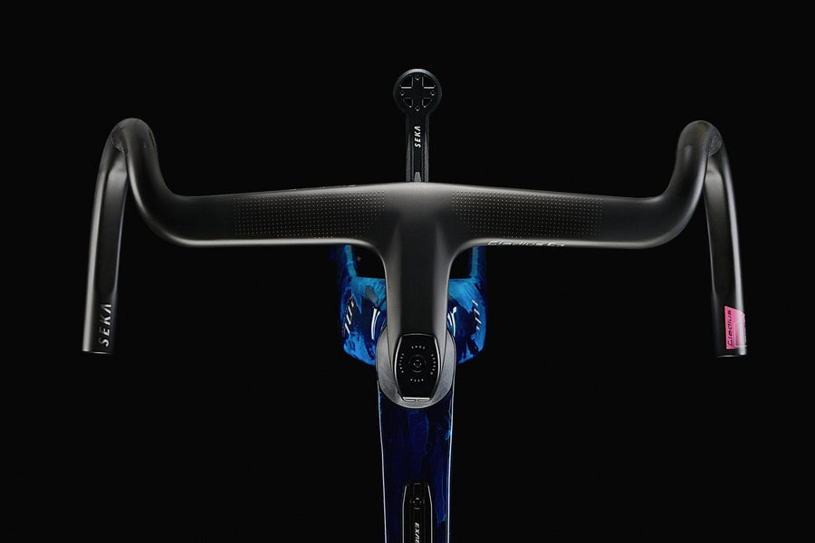 Gladius GR integrated cockpit seen head-on